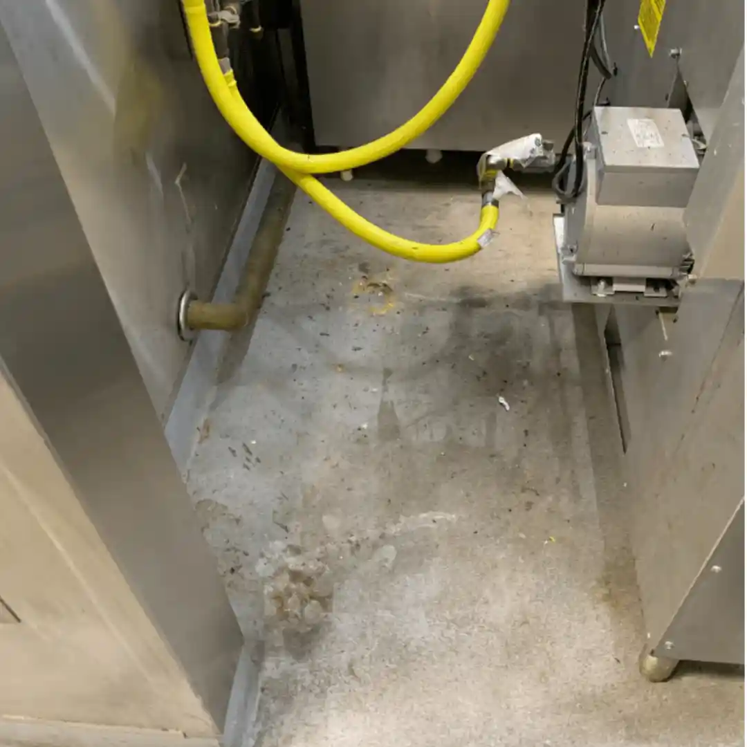 Büroreinigung - Konferenzraum - Vorher